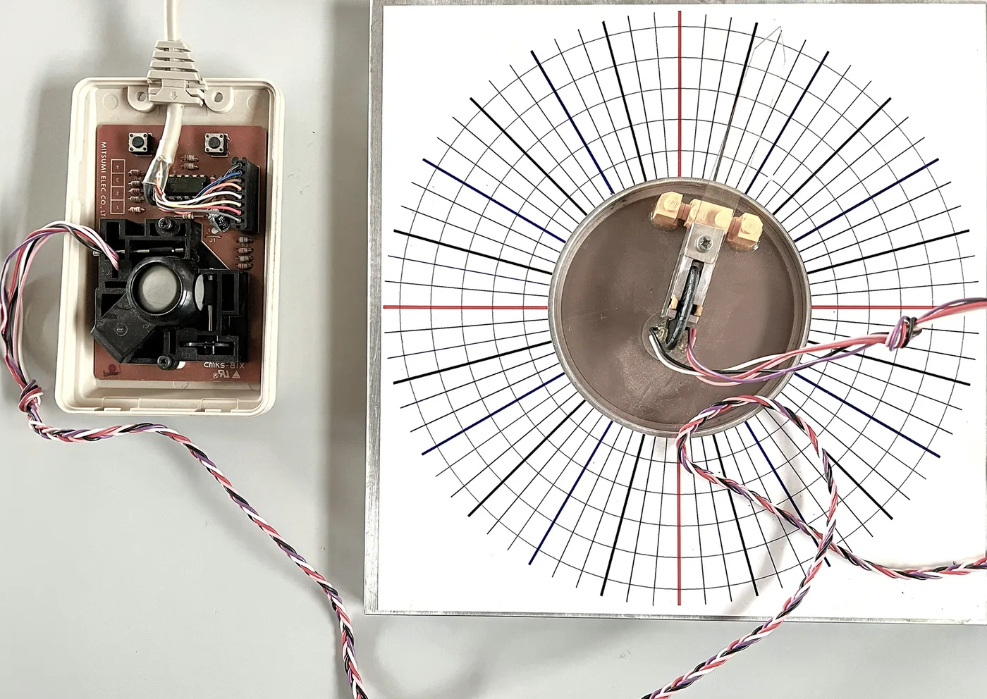 The Plani-Mouse measuring and tracing device with its control box