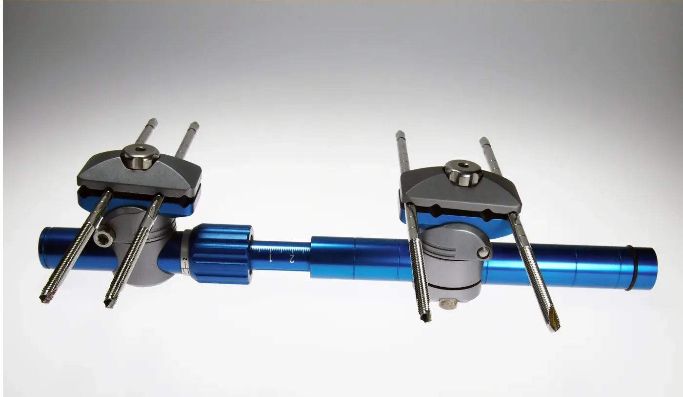 Stryker's radiolucent external fixation system