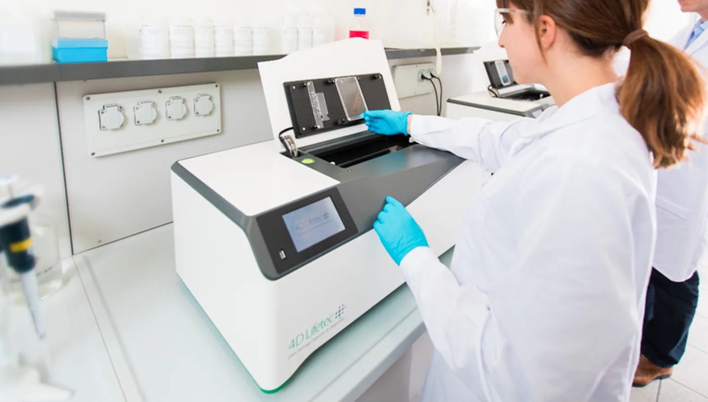 The 4dLifetec laboratory device in use