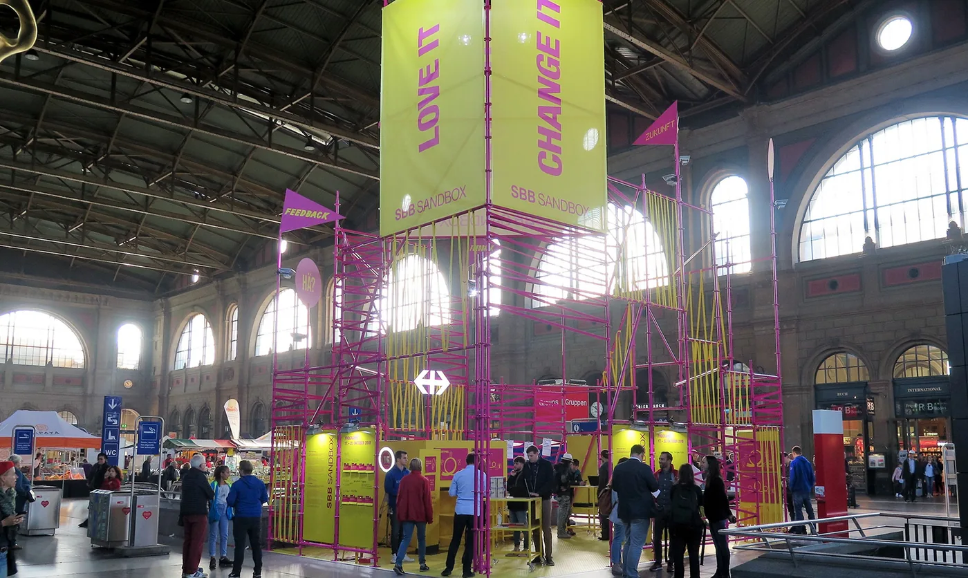 An installation in the hall of Zurich main station